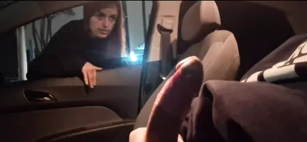 Asking the girl for information on the street, I took my dick out and masturbated