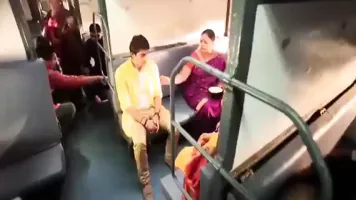 Big boobs, Indian aunty in old sex clip