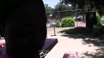 CASTING Dicker Pimmel sprengt Teeny Fotze