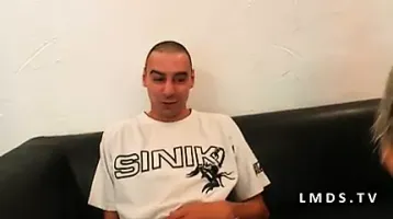 Casting Jeune francaise prise en double dans LaMaisonduSexe