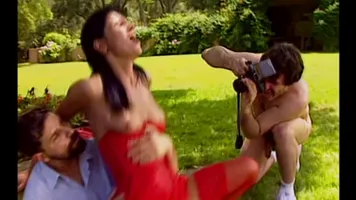 Hyapatia Model In The Park