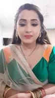 indian girl doing selfies with boyfriend.mp4
