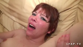 Jeune rouquine sodomisee et fistee pour son casting amateur