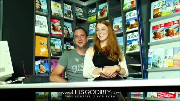 Junges Teen fickt gegen Geld