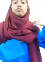 Kopftuch Tussi zeigt ihr geiles Furz Arschloch