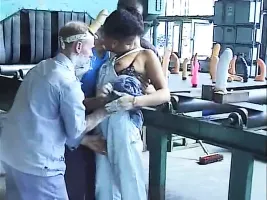 Lola Solana - Fotzen Sprengung 1 - Dildo Factory Gangbang