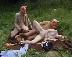 Nina nice exhib in Paris and fuck by 2 mens