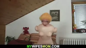Older mother girlfriend helps him cum