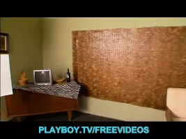 Sexy ebony babes start a threesome