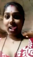 Tamil hot aunty showing her hot body in imo video call