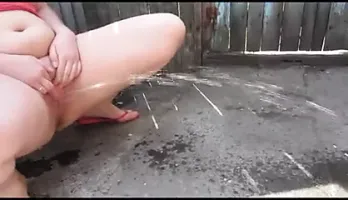 TARGU MURES 60 PISCIATA DI UNA AMICA RUMENA 1