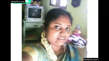 Today Exclusive-  Sexy Mallu Bhabhi Showing B...