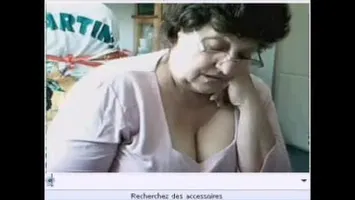 Une vieille copine mateuse de bites