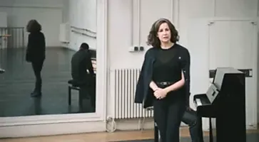 Valerie Lemercier - Hand In Hand