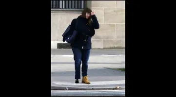 WEBRABRI Busty Amputee